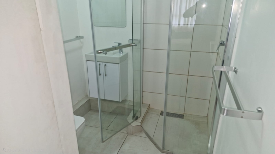 To Let 1 Bedroom Property for Rent in Table View Western Cape